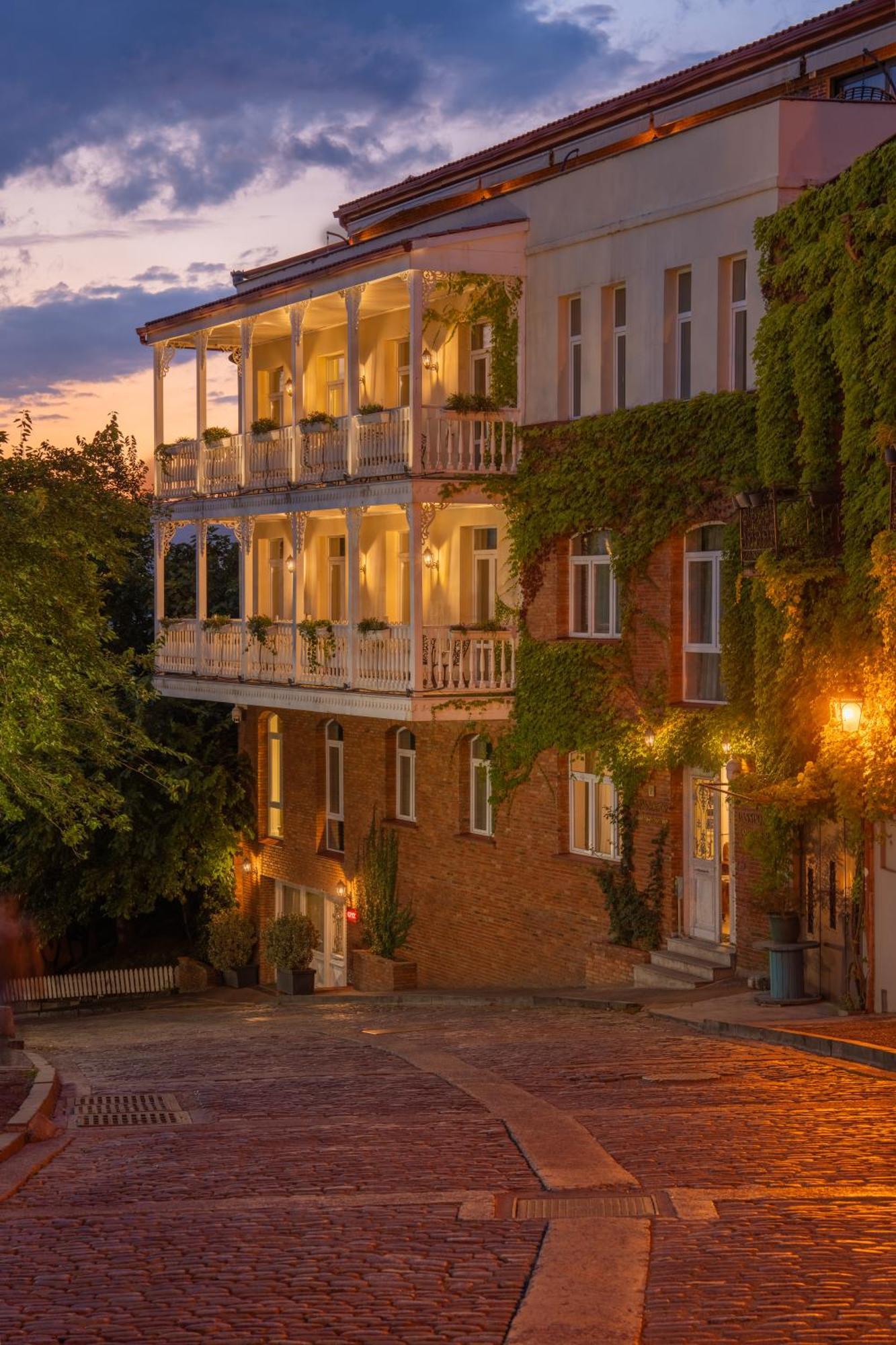 Hotel Passport Tbilisi Eksteriør bilde